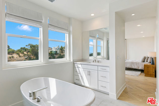 21316 Poema Place, Chatsworth CA: https://media.crmls.org/mediaz/a46f88f7-971f-4f2d-a0d5-b8fdf4bceb1d.jpg