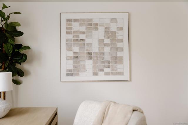 4382 Dowitcher Way, Oceanside CA: https://media.crmls.org/mediaz/a4706eff-707a-472f-b97a-e3e2b73048ff.jpg