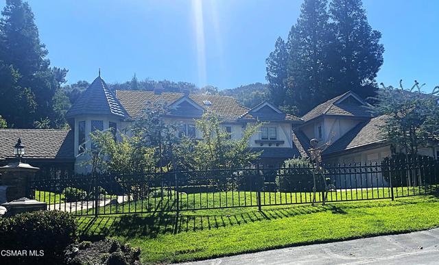 29266 Wagon Road, Agoura Hills CA: https://media.crmls.org/mediaz/a470fdca-ebb9-4ca0-85f2-2e1609cdf3f3.jpg