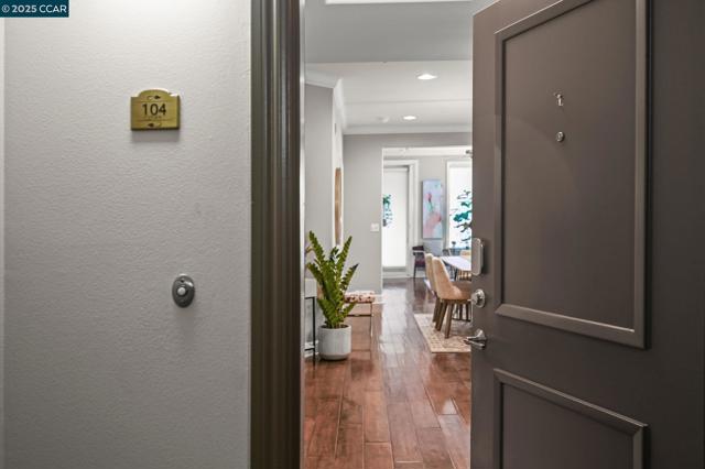 1800 Alma Ave, Walnut Creek CA: https://media.crmls.org/mediaz/a4716bf3-2397-40ed-825c-f8e88febec56.jpg