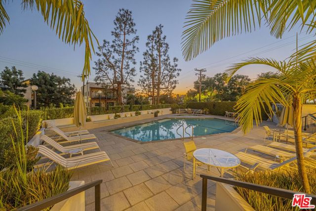 8787 Shoreham Drive, West Hollywood CA: https://media.crmls.org/mediaz/a4716d70-21f8-4fdb-811a-45de1e2a0261.jpg