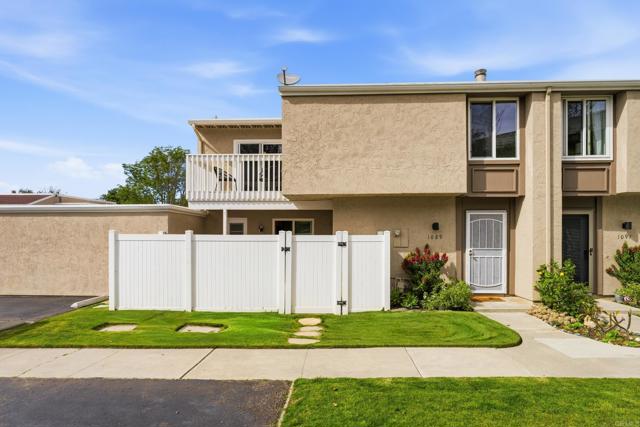 Detail Gallery Image 3 of 21 For 1089 Woodlake Drive, Cardiff By The Sea,  CA 92007 - 3 Beds | 3 Baths