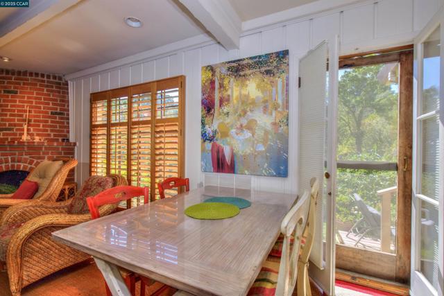 1679 Carmel Dr, Walnut Creek CA: https://media.crmls.org/mediaz/a471b0b8-962a-459e-a004-9bc8266e8bba.jpg