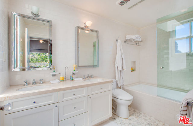 449 Westbourne Drive, West Hollywood CA: https://media.crmls.org/mediaz/a471d13c-aec0-45df-ad88-ede136dd16de.jpg