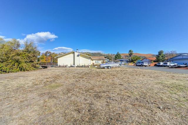 613 Bass Lane, Clearlake Oaks CA: https://media.crmls.org/mediaz/a471dfb7-db06-4792-ab67-68eb205252fa.jpg