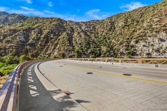 22 Silver Forest Court, Azusa CA: https://media.crmls.org/mediaz/a471ff7a-71de-4079-8163-978421123d73.jpg