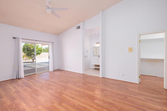 40670 Posada Court, Palm Desert CA: https://media.crmls.org/mediaz/a47277f6-3f94-4b14-9fb7-1b8c9cad89cf.jpg