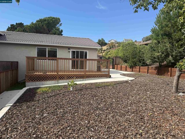 148 Lancaster Way, Vallejo CA: https://media.crmls.org/mediaz/a472c14c-6a43-43bf-b6c9-a5b2d9ac6d1f.jpg