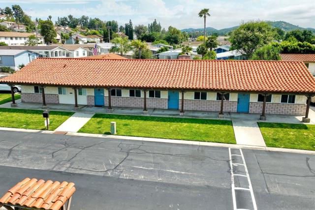 1001 S Hale Ave, Escondido CA: https://media.crmls.org/mediaz/a4732c06-6d5f-46e7-bffe-3e71e1f701c3.jpg