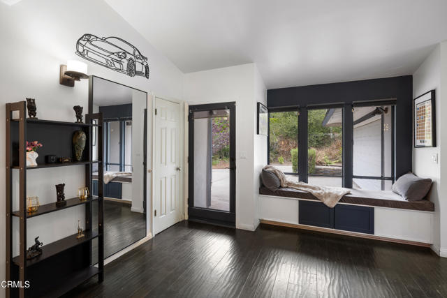 Detail Gallery Image 6 of 34 For 1445 Washburn Rd, Pasadena,  CA 91105 - 3 Beds | 2 Baths
