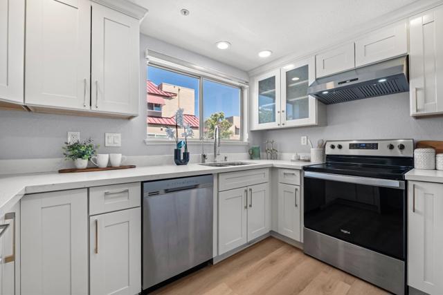 219 Commons Lane, Foster City CA: https://media.crmls.org/mediaz/a4746ba2-4fe9-464b-bb1c-737031eb4a0c.jpg