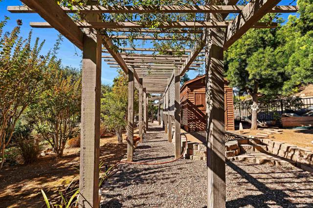 301 Cantle Lane, Encinitas CA: https://media.crmls.org/mediaz/a474be2e-2221-46ad-a62a-7f0a4d4318cb.jpg