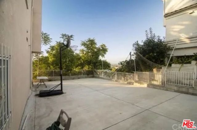 121 E Graves Avenue, Monterey Park CA: https://media.crmls.org/mediaz/a47535d4-64ed-41f9-ba96-9f019fef80bc.jpg