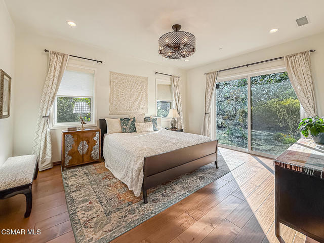 4255 Saddlecrest Lane, Westlake Village CA: https://media.crmls.org/mediaz/a4766c68-d0e4-41d6-991a-8e497dc0d5d4.jpg