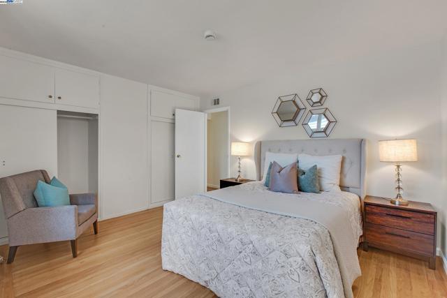 30847 Prestwick Ave, Hayward CA: https://media.crmls.org/mediaz/a476957f-fcf7-40f7-859f-f5f7895d5b1b.jpg