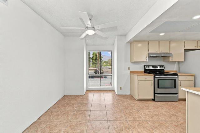 5115 E Waverly Drive #D30, Palm Springs, CA 92264