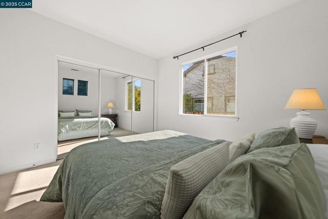 Image 33 of 60 For 868 Deer Spring Cir