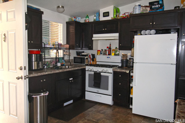 14595 Olde Highway 80, El Cajon CA: https://media.crmls.org/mediaz/a477e5a8-72a8-4623-a0ca-c57093b4b7fb.jpg