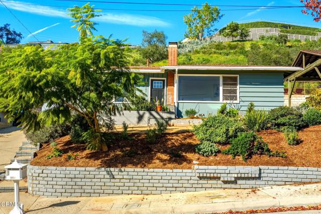 4487 Rising Hill Road, Altadena CA: https://media.crmls.org/mediaz/a478442d-1230-4213-880b-436422b88c3b.jpg