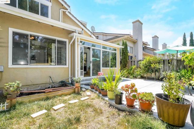 44765 Lynx Dr, Fremont CA: https://media.crmls.org/mediaz/a4784a08-d058-4ce5-b835-71d3d0418ebe.jpg