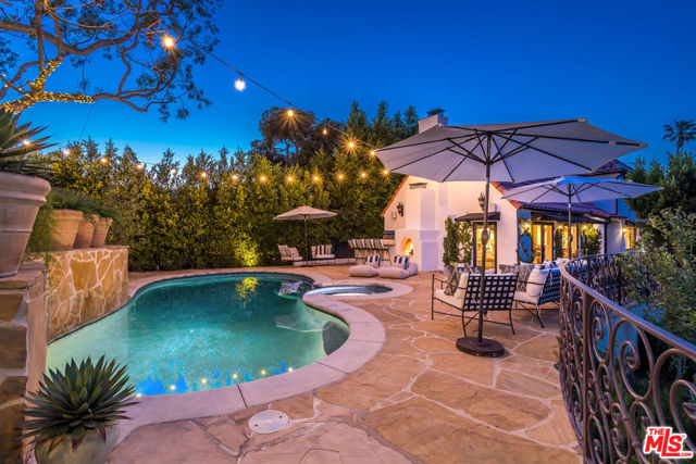 8149 Mannix Drive, Los Angeles CA: https://media.crmls.org/mediaz/a4787b9f-8b60-4021-94b2-32d42c2c08c8.jpg