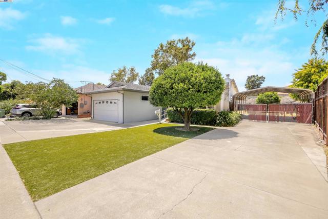 745 Wasatch Dr, Fremont CA: https://media.crmls.org/mediaz/a478b130-990b-4ee5-acdf-9cd55f090231.jpg