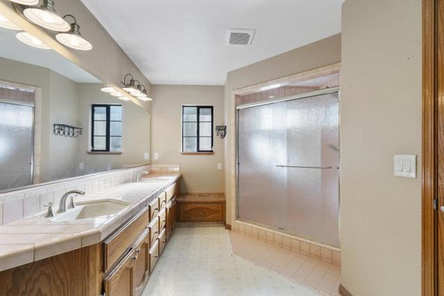 1511 Las Brisas Drive, Hollister CA: https://media.crmls.org/mediaz/a4790d0b-649b-4ee2-ab1a-57642481425a.jpg