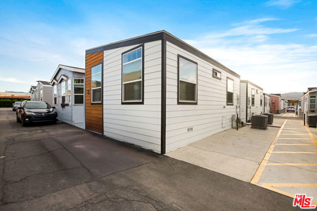 8250 Lankershim Boulevard, North Hollywood CA: https://media.crmls.org/mediaz/a4793701-b22e-43ab-93da-f3e04a2bceb4.jpg