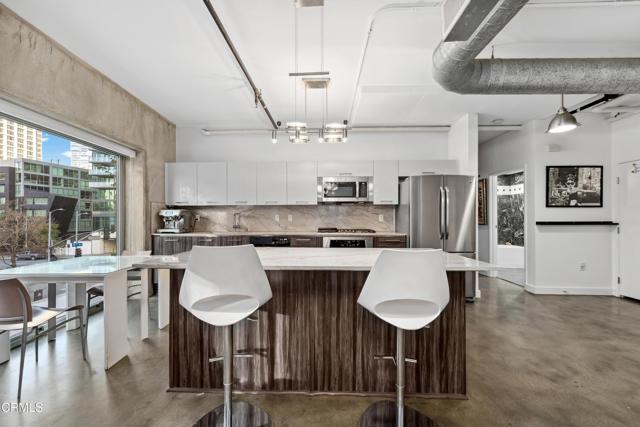 645 W 9th Street, Los Angeles CA: https://media.crmls.org/mediaz/a4797b4c-9f5e-45a7-9dc0-c160e834b743.jpg