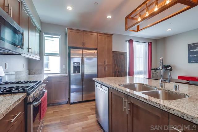 1875 Observation Way, Chula Vista CA: https://media.crmls.org/mediaz/a47981a2-ca90-4ffb-b21f-07ed5eb6fbdf.jpg