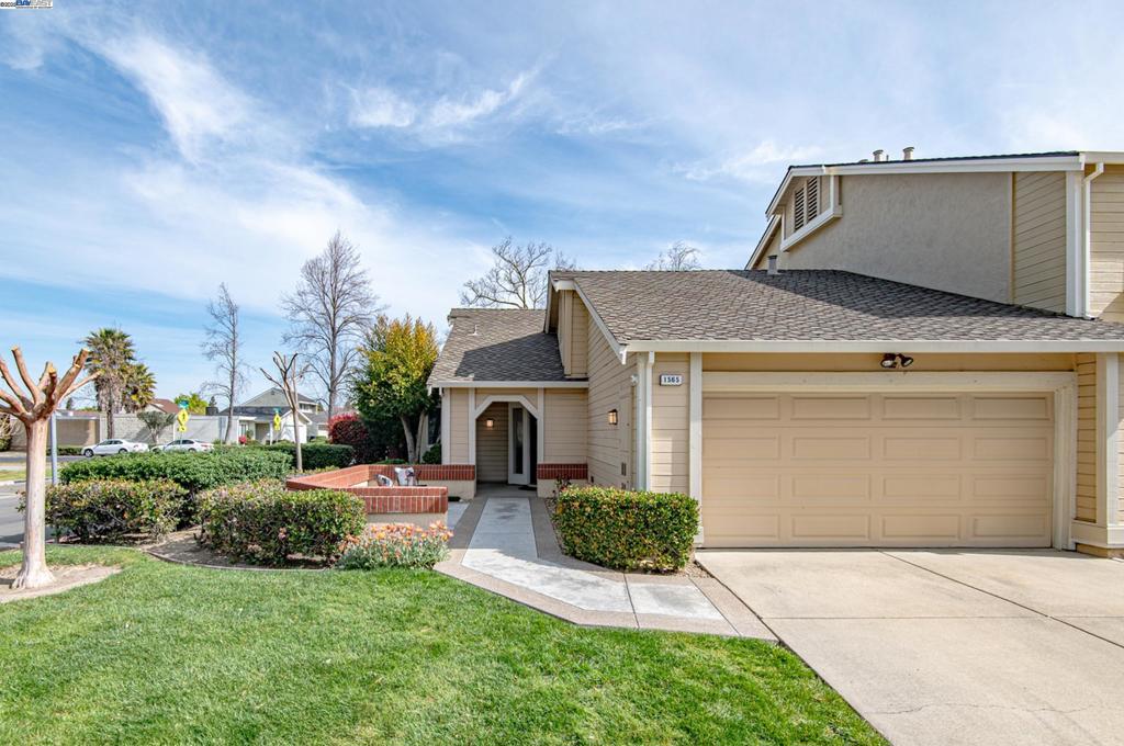 1565 Trimingham Dr