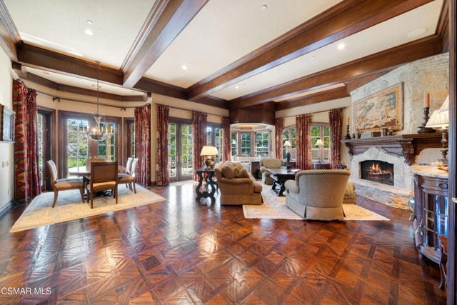 240 W Stafford Road, Thousand Oaks CA: https://media.crmls.org/mediaz/a47a462c-cceb-42a4-bd5c-216d5f2fba6c.jpg
