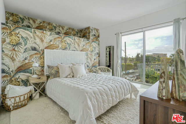 657 Mildred Avenue, Venice CA: https://media.crmls.org/mediaz/a47a9ddd-5604-4007-a15a-49afccc6bd7f.jpg