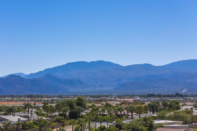 35335 Via Josefina, Rancho Mirage CA: https://media.crmls.org/mediaz/a47aa453-6841-4b39-8f06-dedd17e8e3dc.jpg