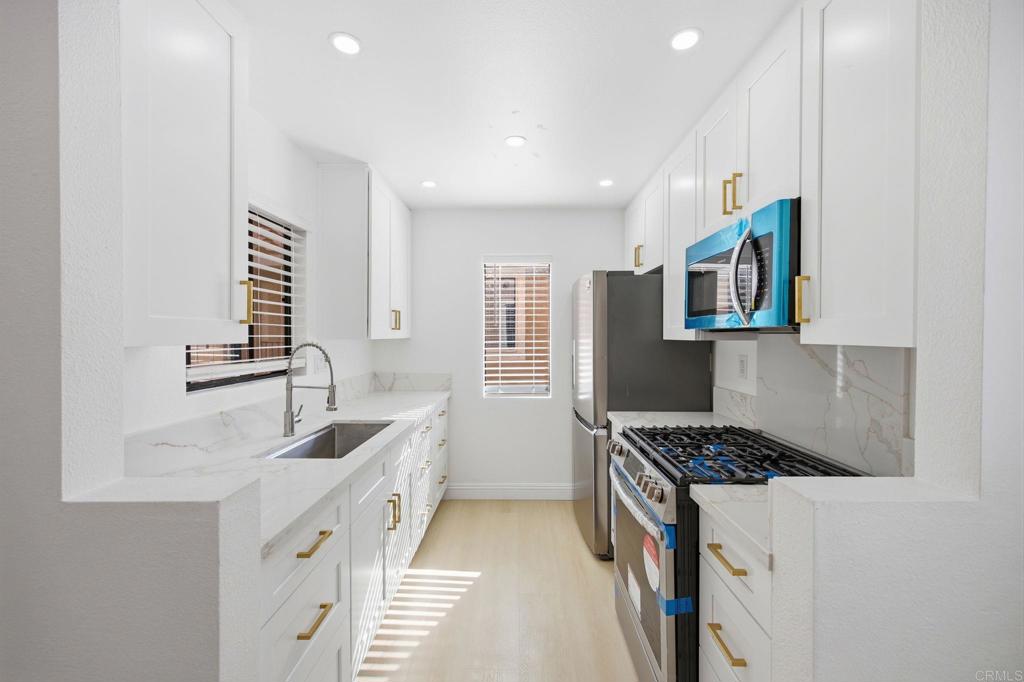 10174 Camino Ruiz - photo 4