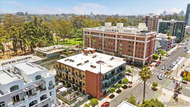 3211 5Th Ave, San Diego CA: https://media.crmls.org/mediaz/a47bfbf3-1353-446a-ab18-45c72e8fcf39.jpg