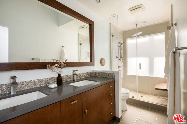 2408 34th Street, Santa Monica CA: https://media.crmls.org/mediaz/a47d0df3-3351-4c7c-9cbc-3541a3d1f017.jpg