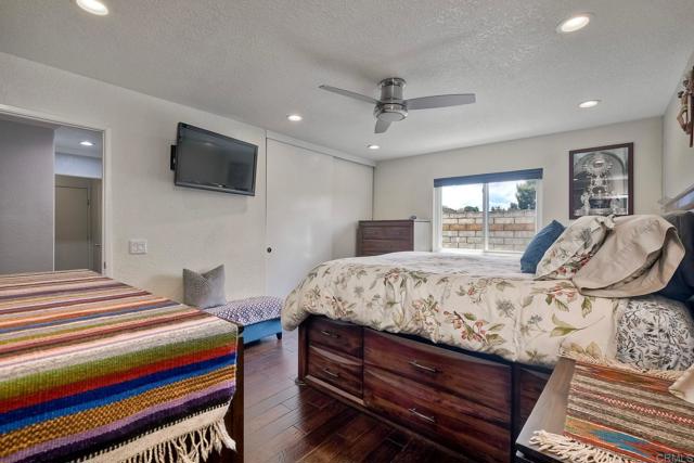 519 Meadow Grove Place, Escondido CA: https://media.crmls.org/mediaz/a47d23b3-22fe-4c19-b733-7998e38959ae.jpg