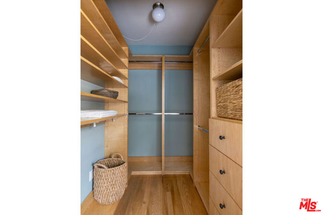 2236 Earl Court, Los Angeles CA: https://media.crmls.org/mediaz/a47d2858-8aac-4fea-9112-1ddb89567613.jpg