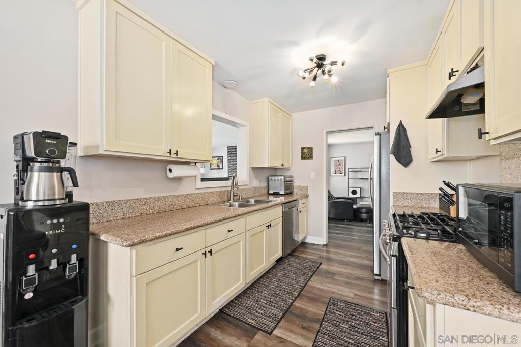 1500 Citrus Ave. - photo 8