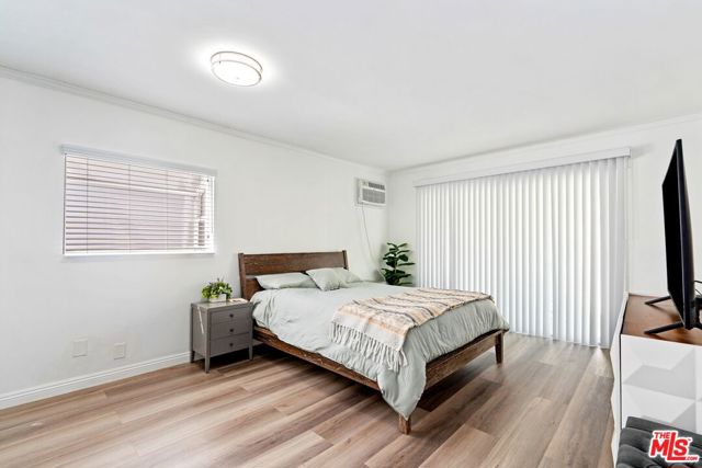 3806 Ocean Front Walk, Marina del Rey CA: https://media.crmls.org/mediaz/a47d32fc-0431-4c48-b98b-9b0295a5af4f.jpg