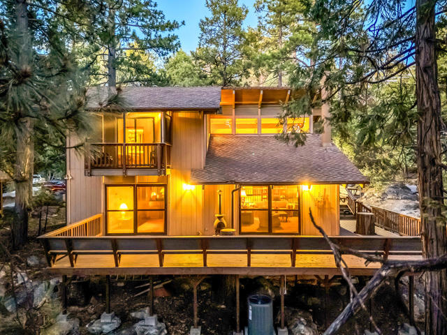 25461 Shadow Oaks, Idyllwild CA: https://media.crmls.org/mediaz/a47d7cfd-0ed8-4c4a-a298-a2e163ef173b.jpg