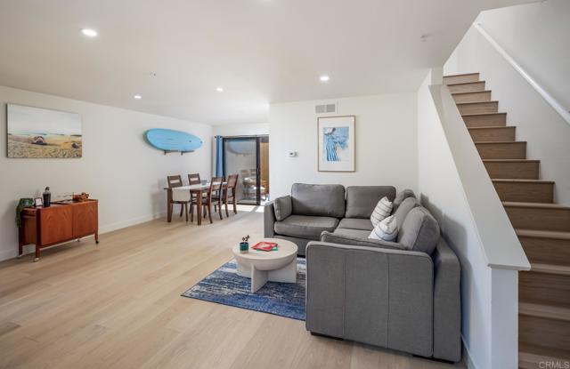 1680 N Coast Hwy 101, Encinitas CA: https://media.crmls.org/mediaz/a47e7596-6301-4481-89e2-e5f025fd1f1b.jpg
