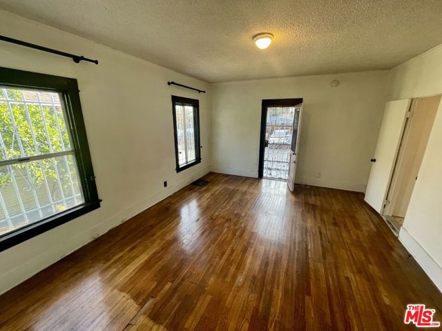 737 N HARVARD Boulevard, Los Angeles CA: https://media.crmls.org/mediaz/a47e8bff-0b3a-4d9e-b4f4-92e63ec5aaeb.jpg