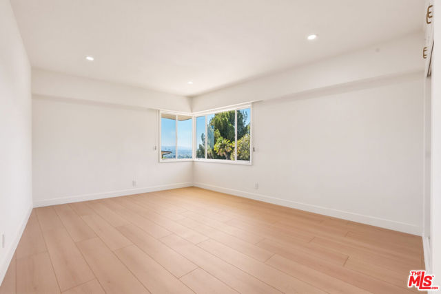 1682 Larco Way photo 31