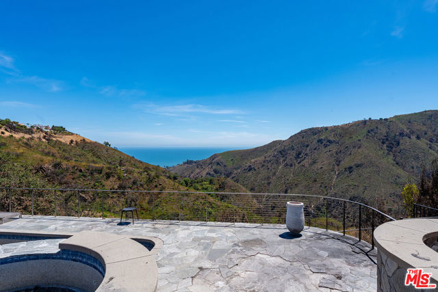 1120 Cumbre Alta Court, Pacific Palisades CA: https://media.crmls.org/mediaz/a47f49c7-a3ae-404a-9da0-053a606b141b.jpg