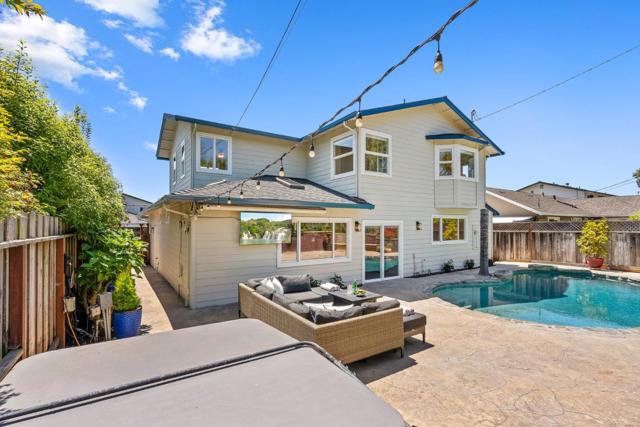 200 Cortez Street, Capitola CA: https://media.crmls.org/mediaz/a47f5691-de0c-4bd7-a34b-89856fbd64f4.jpg