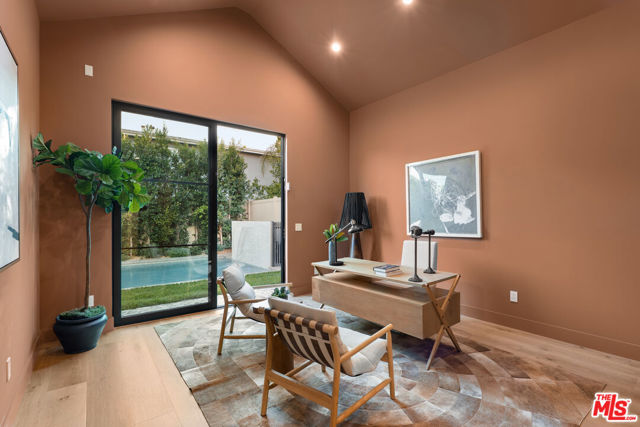 11746 La Maida Street, Valley Village CA: https://media.crmls.org/mediaz/a47fb20a-316a-4312-983a-0d9059e954f1.jpg