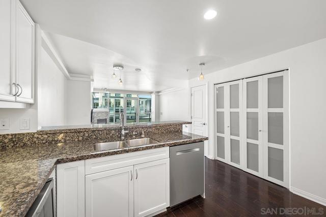 555 Front Street, San Diego CA: https://media.crmls.org/mediaz/a47fd9be-2c69-4c4b-b3c4-53d16df3cf4c.jpg