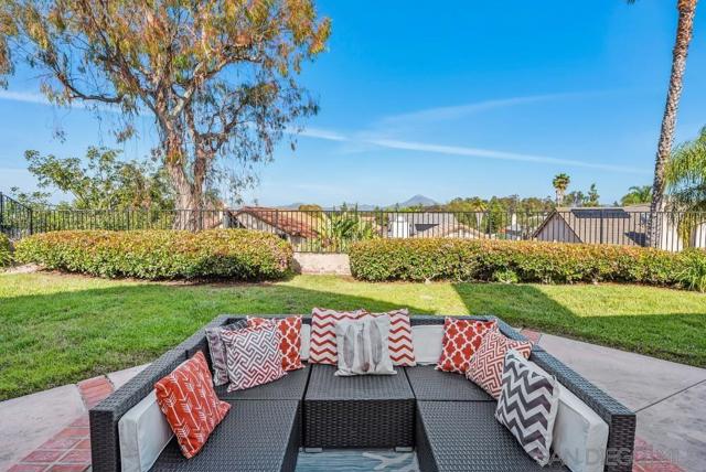 16071 Sun Summit Pt, San Diego CA: https://media.crmls.org/mediaz/a4800d98-0872-4bb5-b865-527bb1e6fef9.jpg
